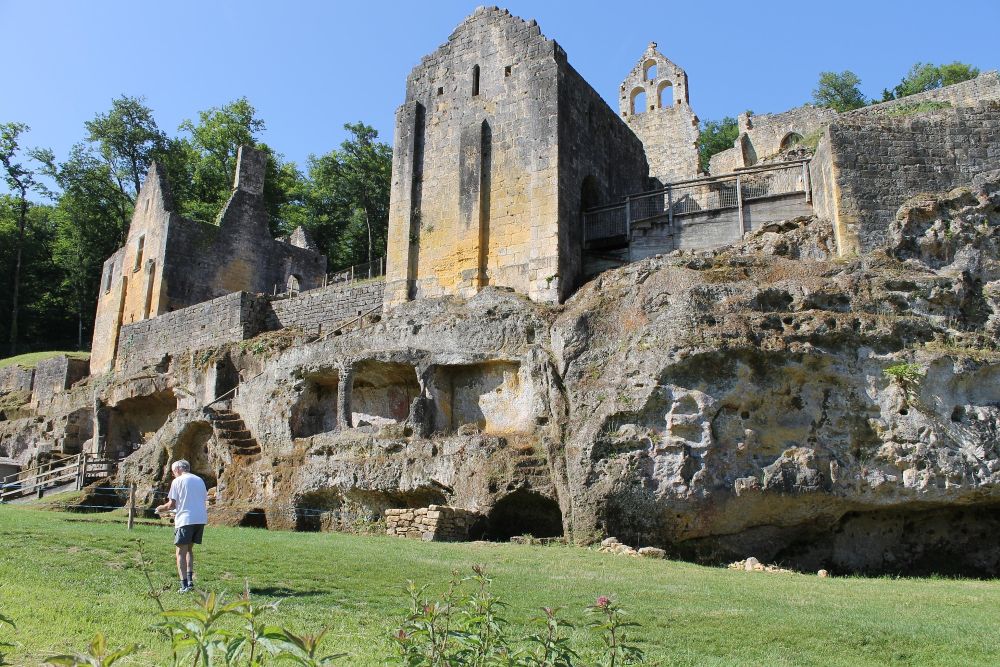 Chateau de Commarque en Dordogne Perigord Noir
