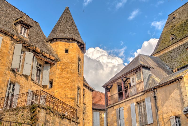 sarlat-la-caneda-en-dordogne-dans-le-perigord