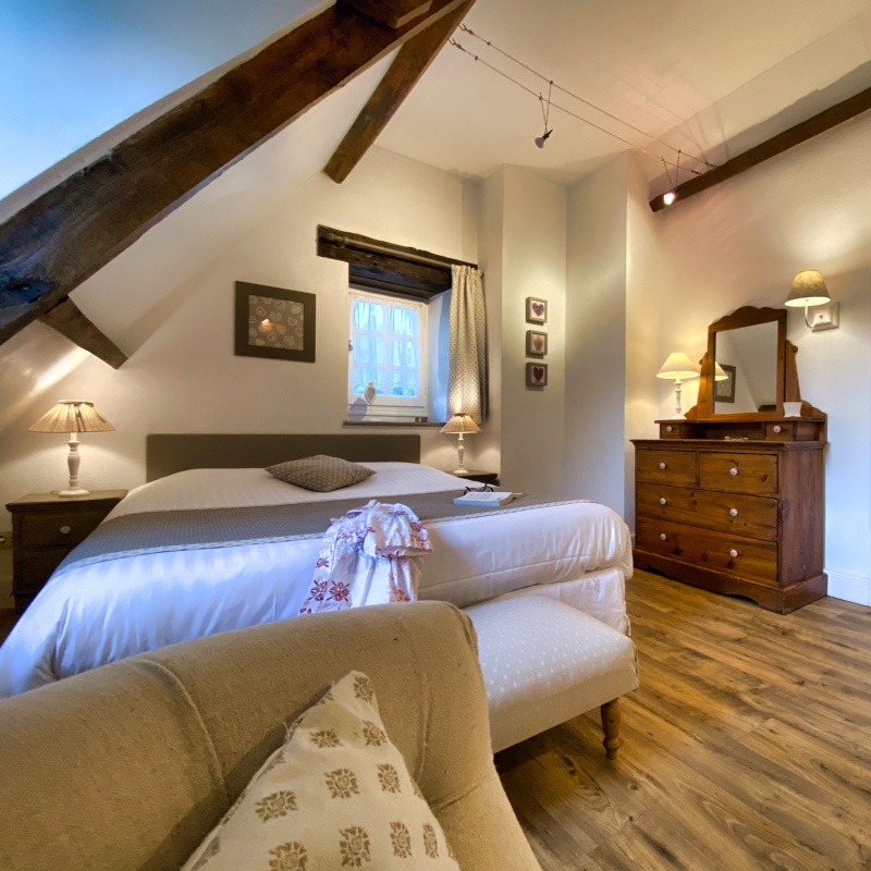 chambre-d-hotes-les-granges-hautes-celestine-1x1-02