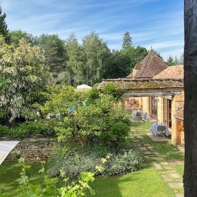 les-granges-hautes-chambre-hote-armance-leonie-vue-fenetre